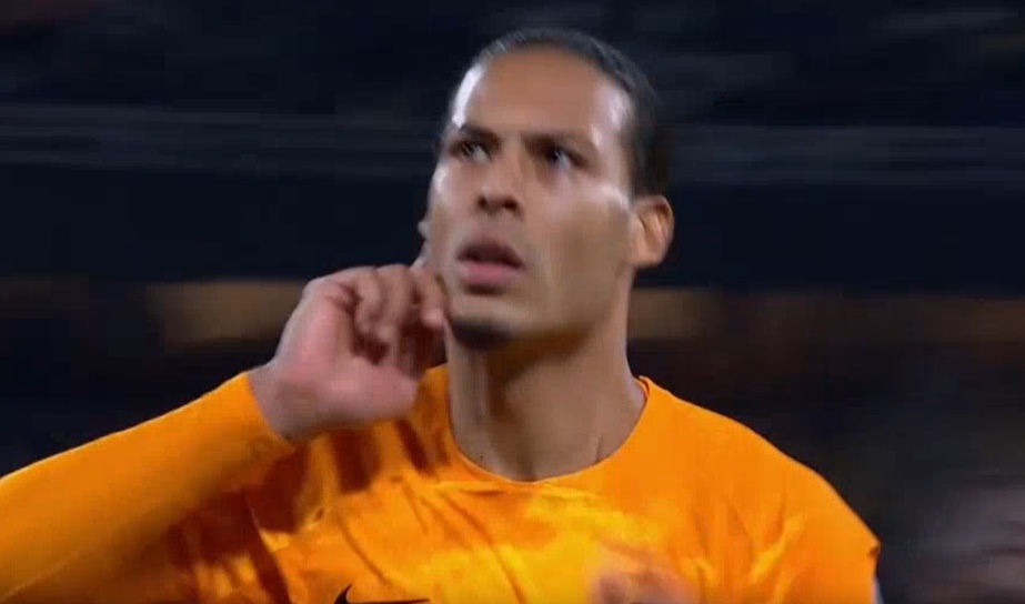 Van Dijk winning goal vs Greece (VIDEO)